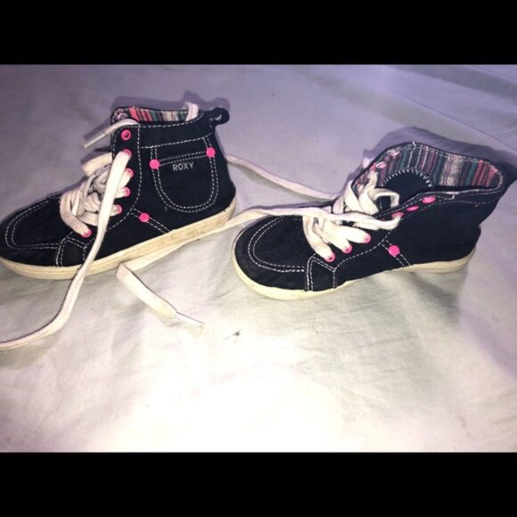 Sneakers - Picture 10 of 11